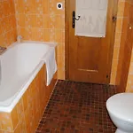 Alexia Apartman *